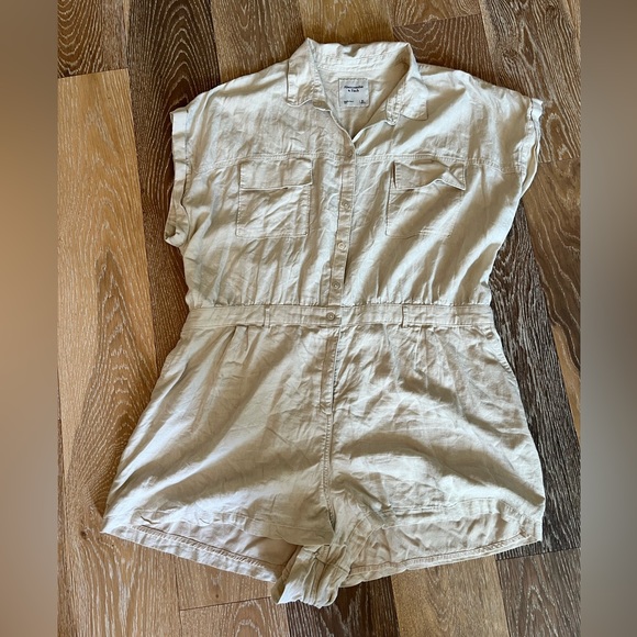 Abercrombie and fitch cream utility Romper XL - Picture 2 of 5